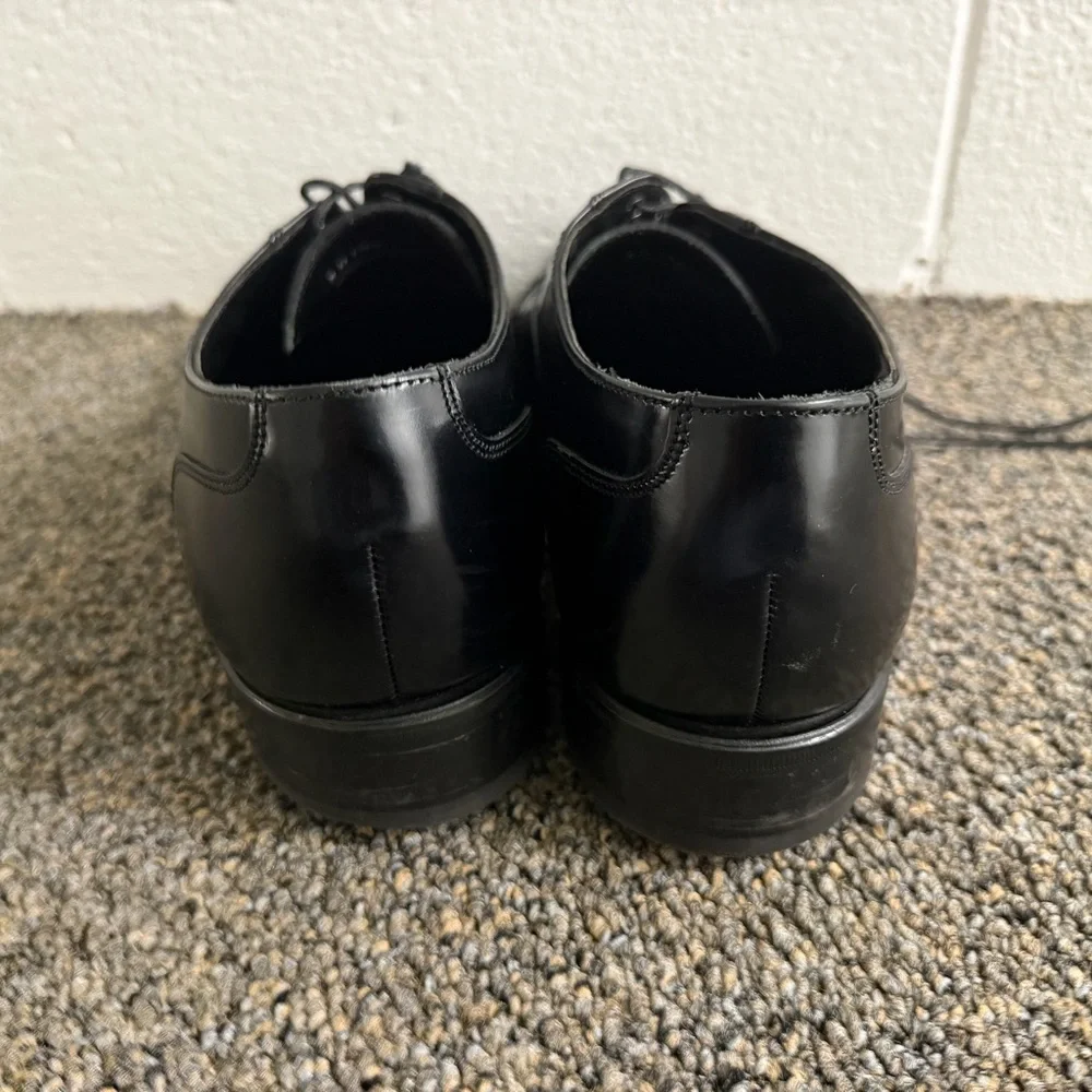 Classic Black Florsheim Men's Lexington Cap Toe Oxfords genuine leather